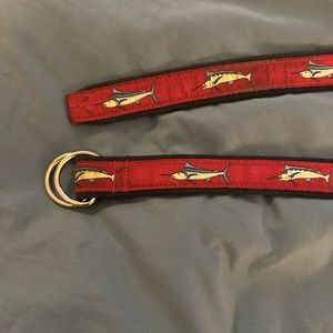 Vineyard vines belt